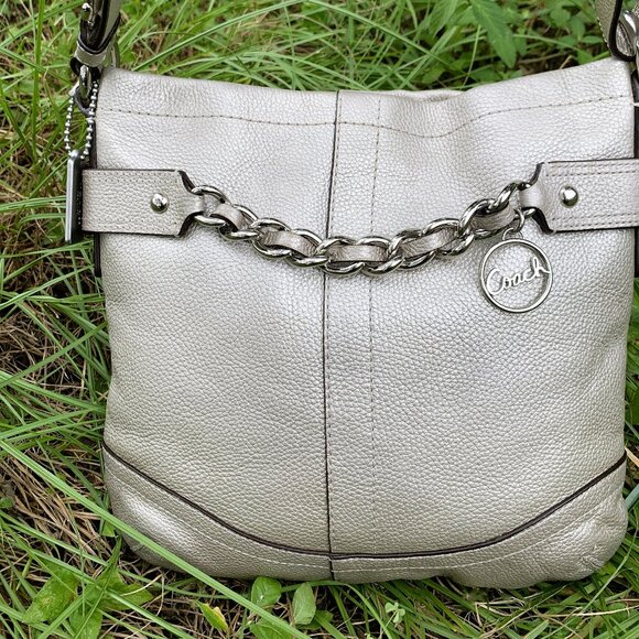 Coach Vintage White Leather Crossbody/Shoulder Bag (adjustable) Silver Gray - Picture 1 of 14